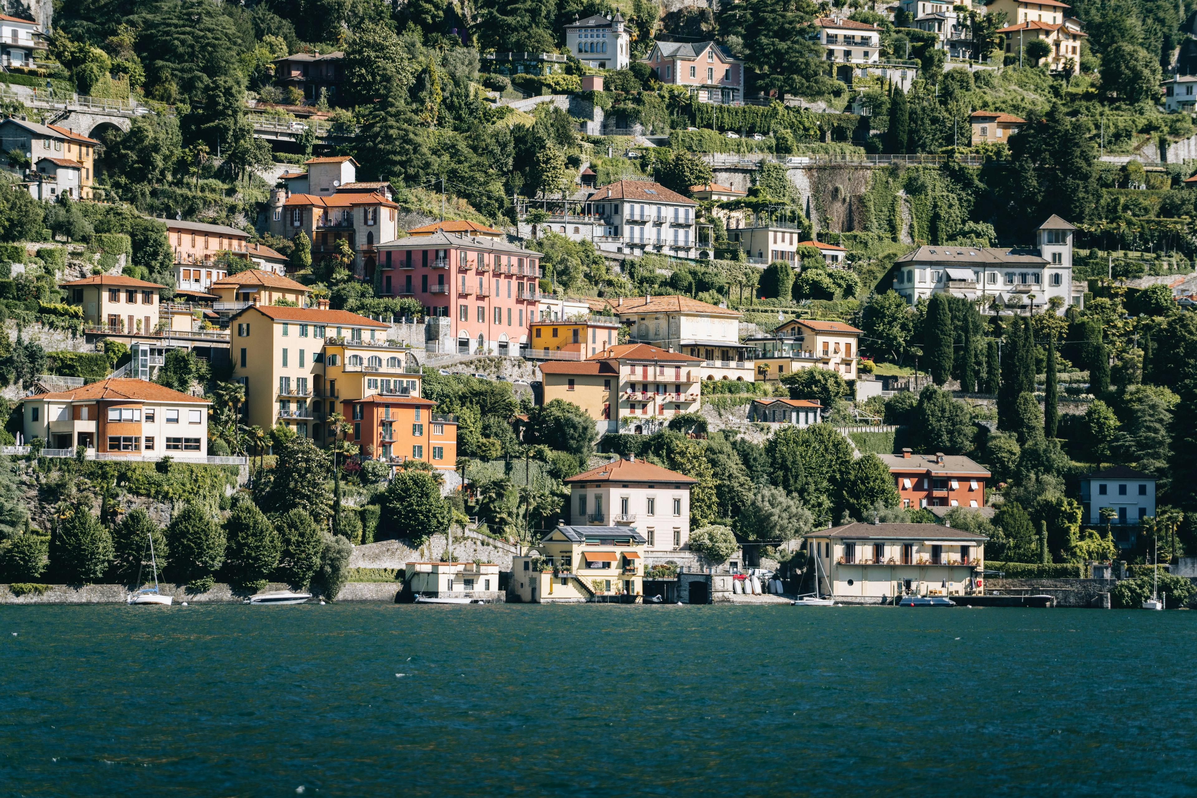 villas in como