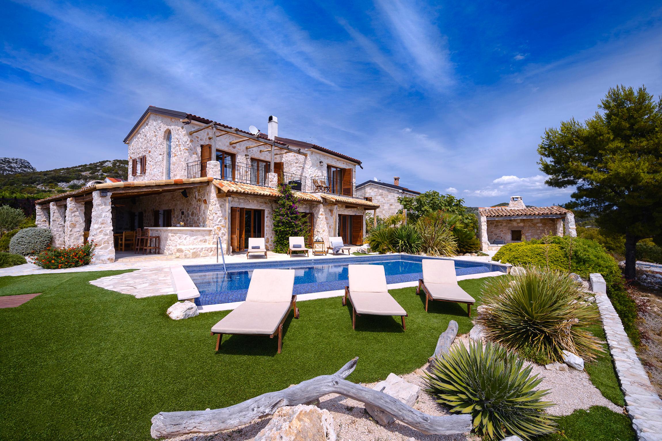 unique-villa-2