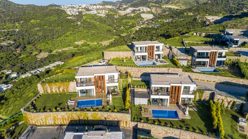 unique-Villa Fairy Twins