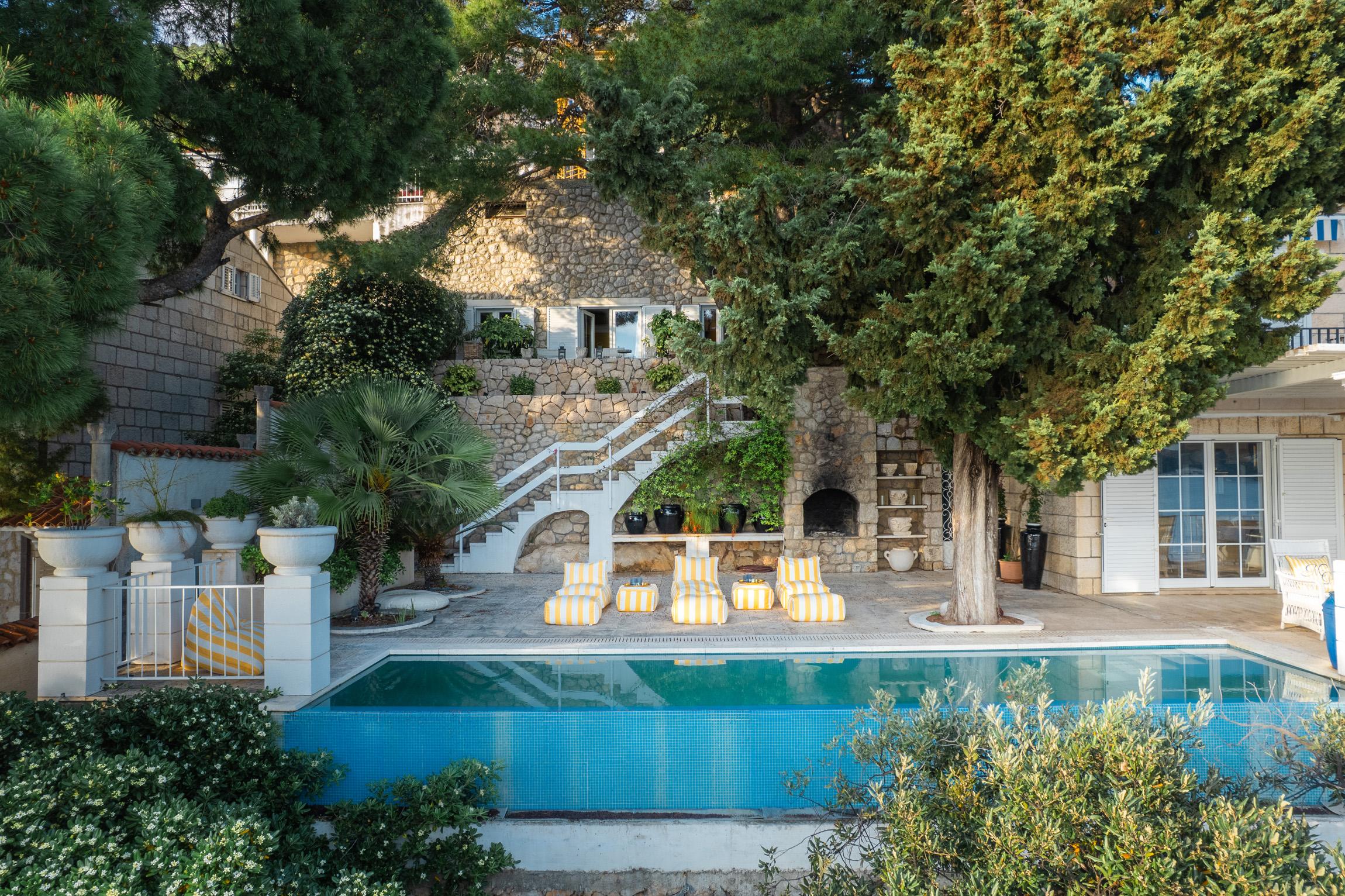 unique-Villa Azer