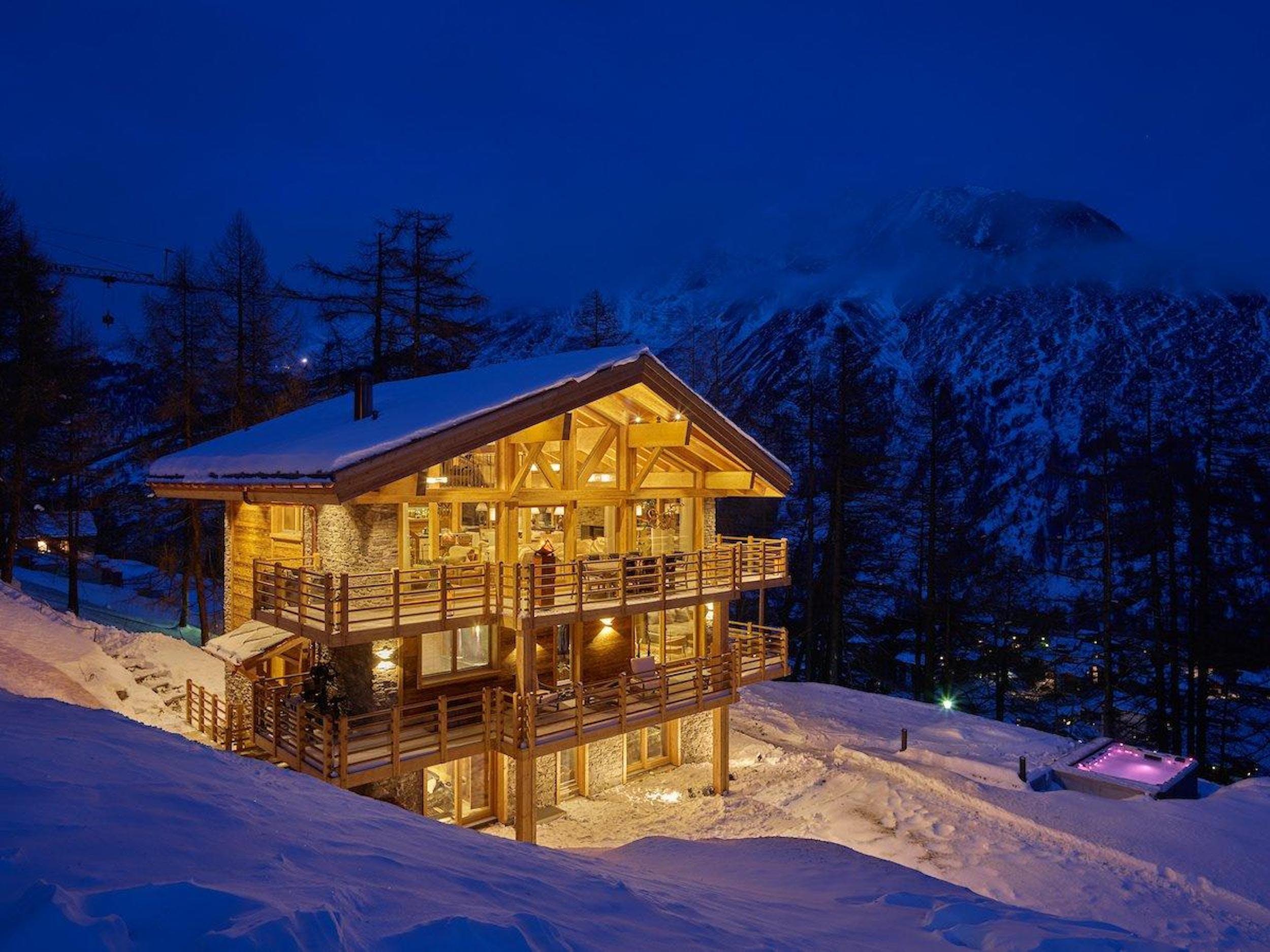 unique-Chalet Anita