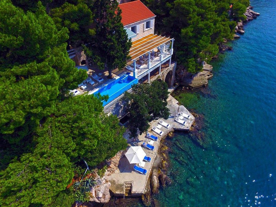 unique-Villa Azer
