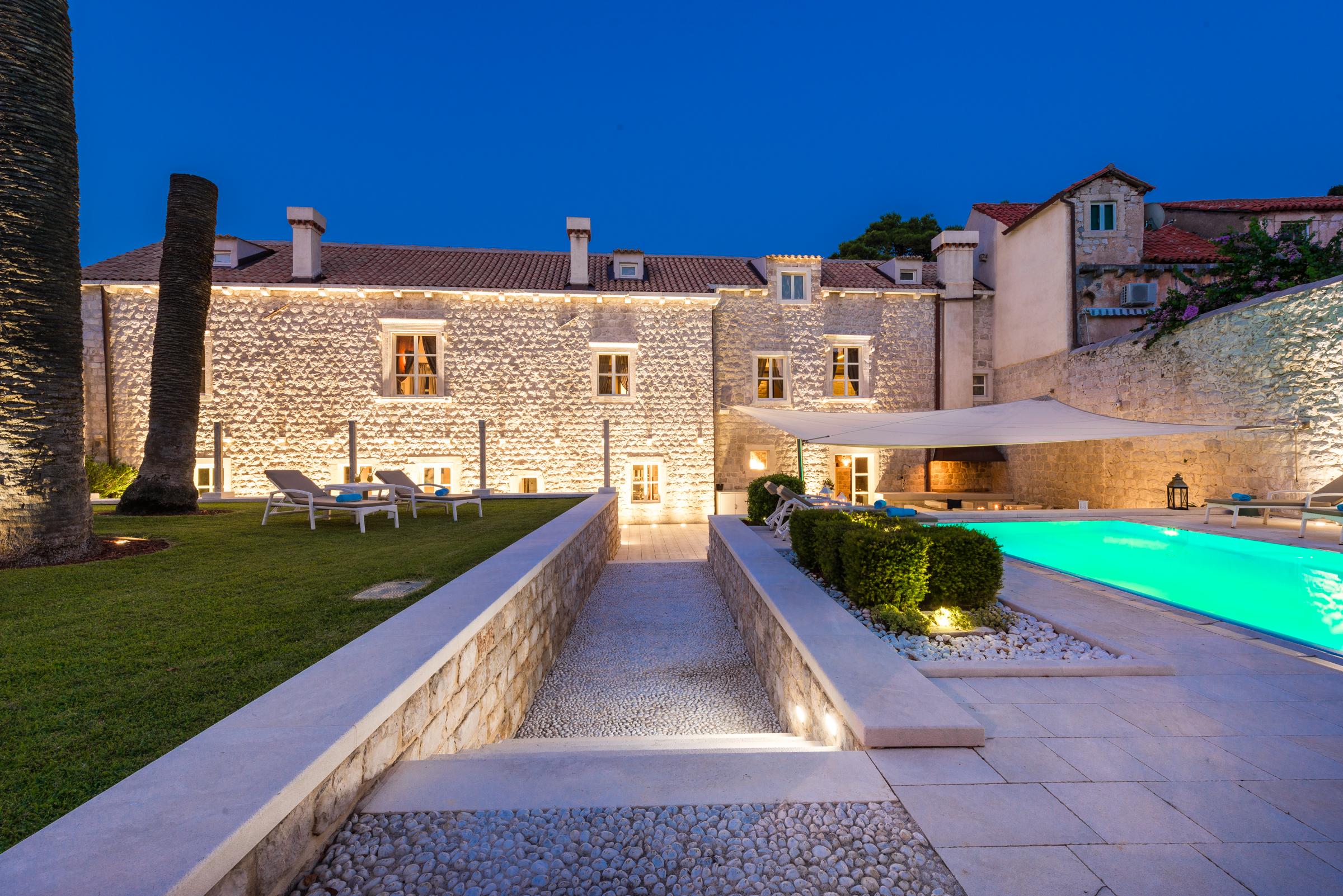 unique-Villa Castle