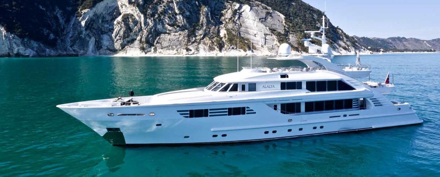 yacht