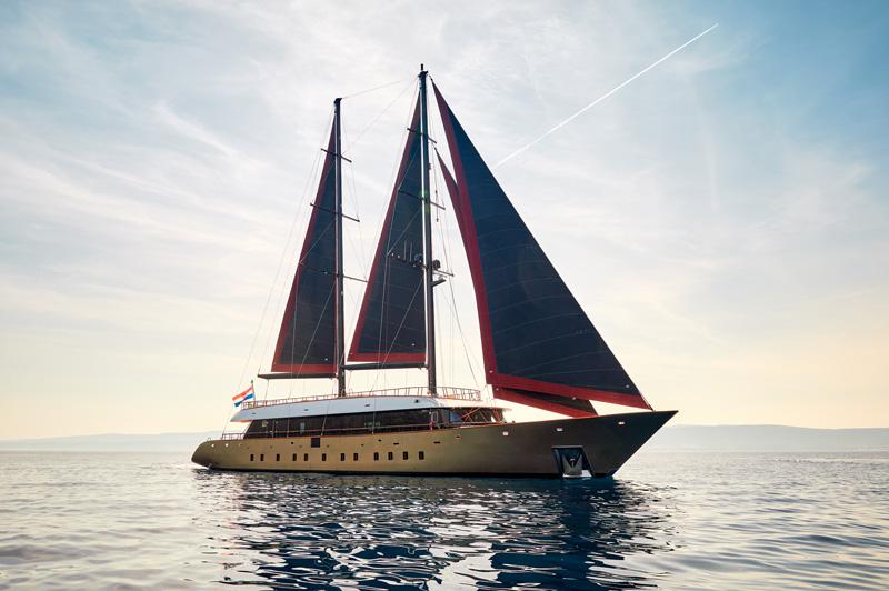 yacht