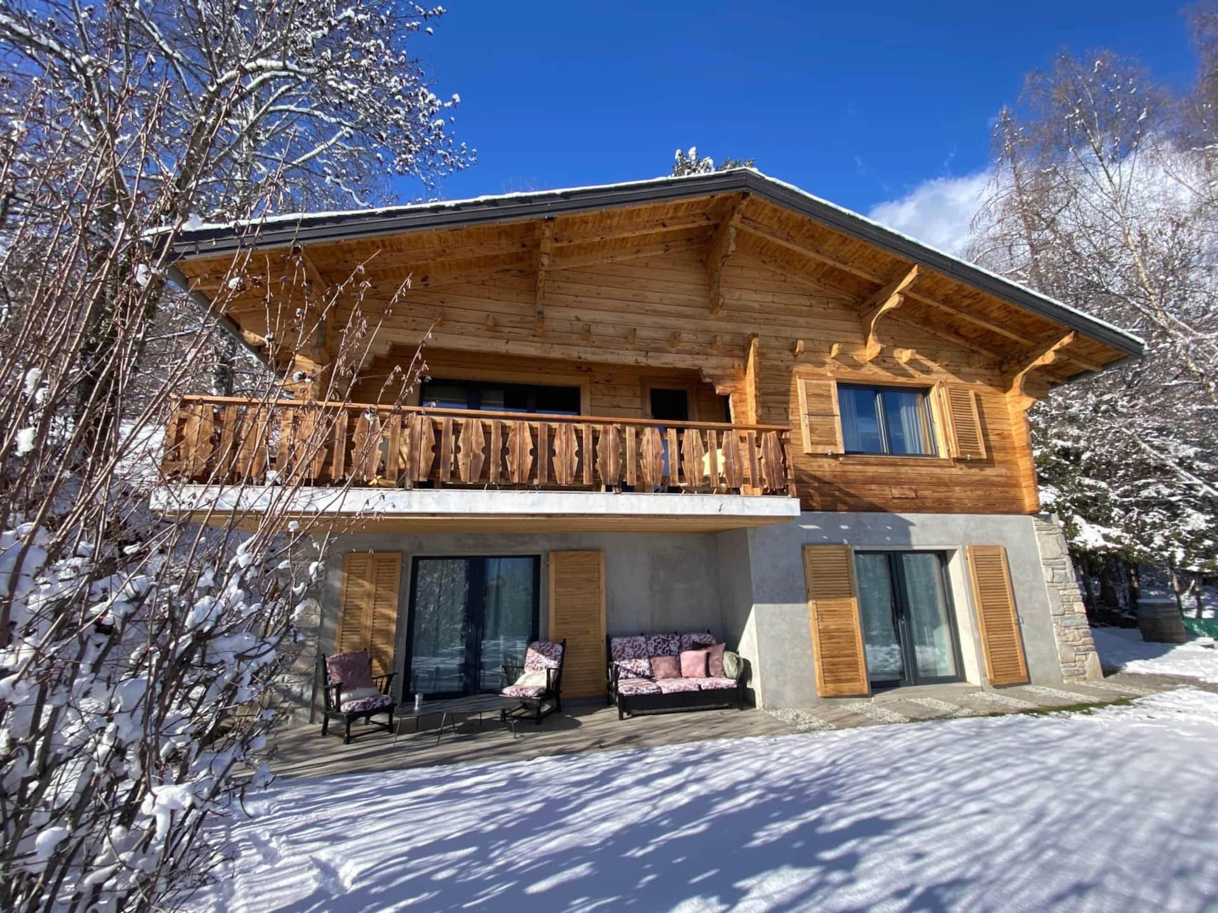unique-Chalet Deer