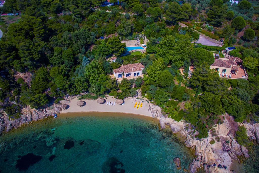villas in skiathos
